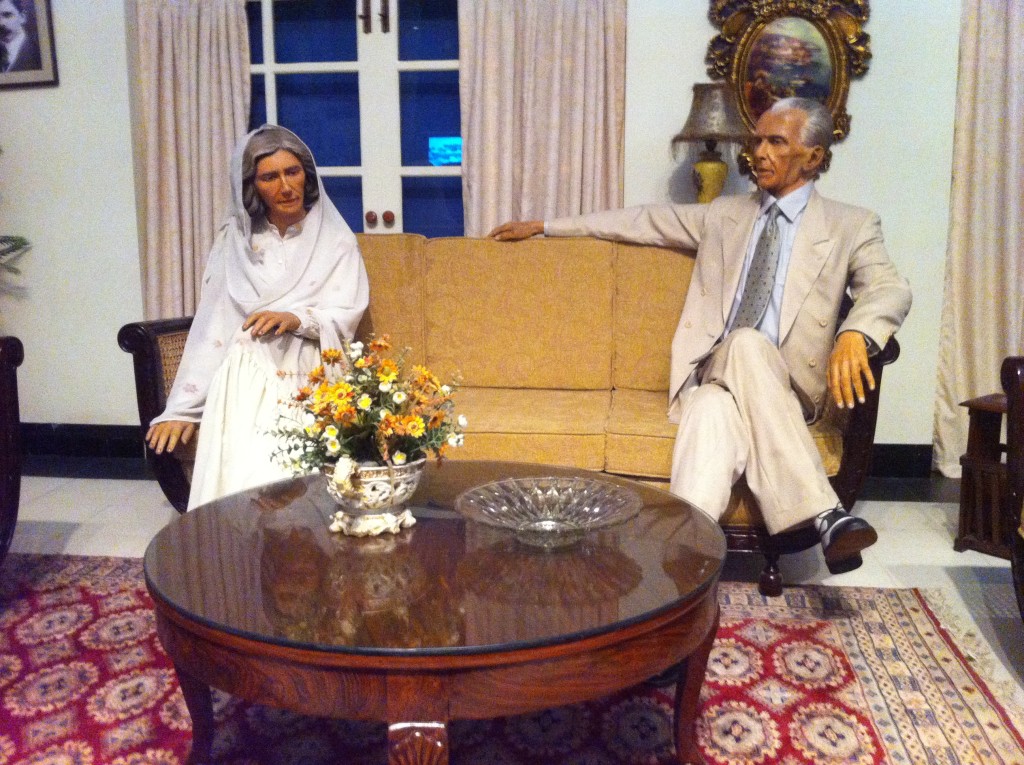 Muhammad_Ali_Jinnah_with_sister_Fatima_Jinnah